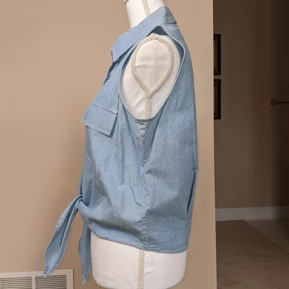 The Limited Sleeveless Denim Top w/ Front Tie LARGE - Picture 3 of 4